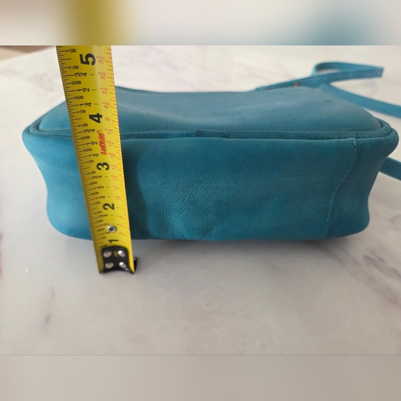 Noonday Collection Camera Bag Purse Cross Body, Leather - Picture 8 of 10